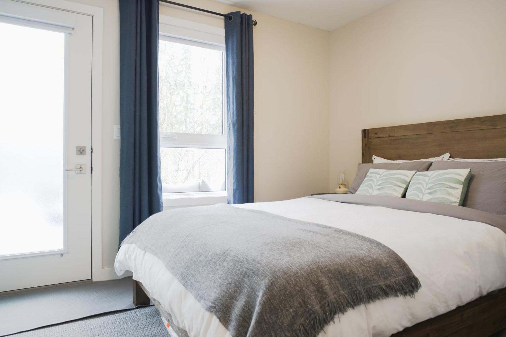 Enchanted Mountain Getaway Canmore Exterior photo