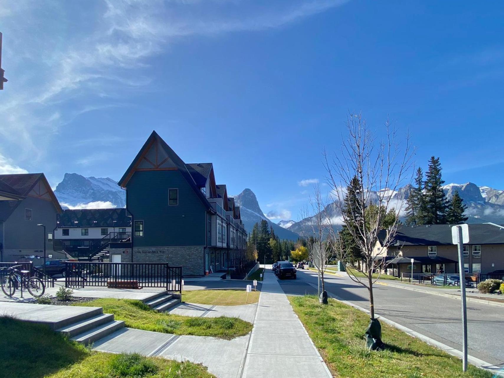 Enchanted Mountain Getaway Canmore Exterior photo