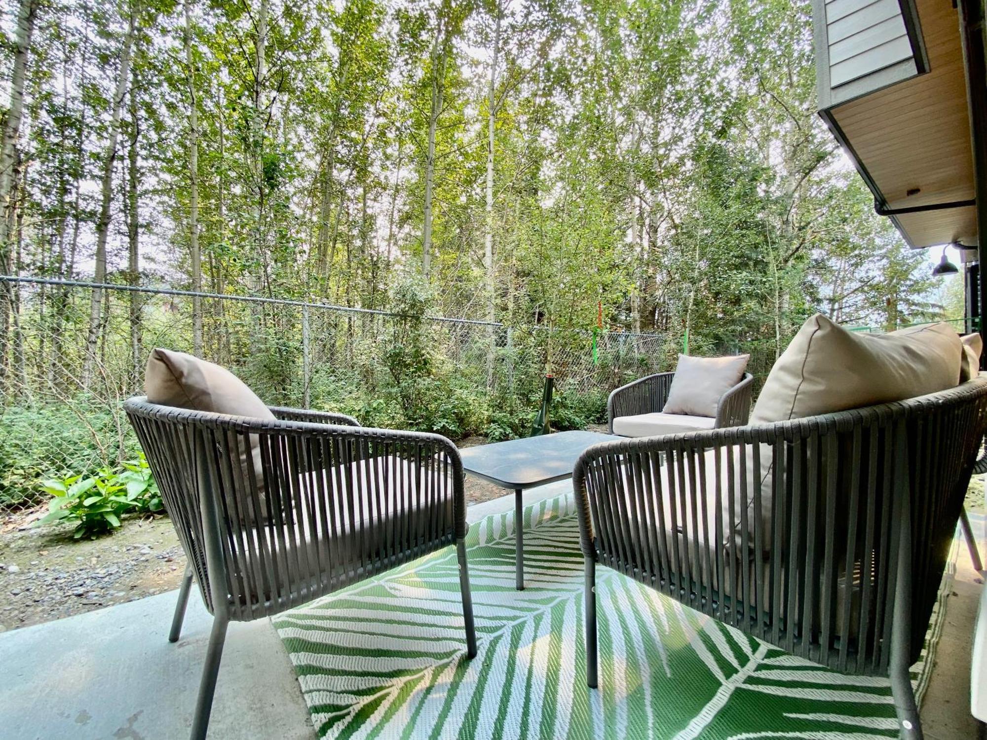 Enchanted Mountain Getaway Canmore Exterior photo